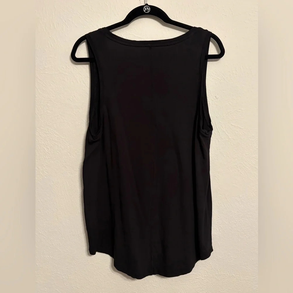 GAP Black Tank Top - Picture 2 of 3